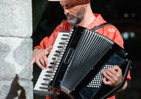 Fotografije sa svečanog otvaranja Tivatskog književnog ljeta 2023