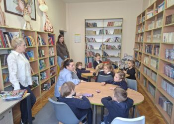 Predškolci Knightsbridge-a u posjeti Gradskoj biblioteci