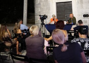 Promocija knjige “Tvrda kora” – Gosti: Marko Braković i Dušica Vugdelić
